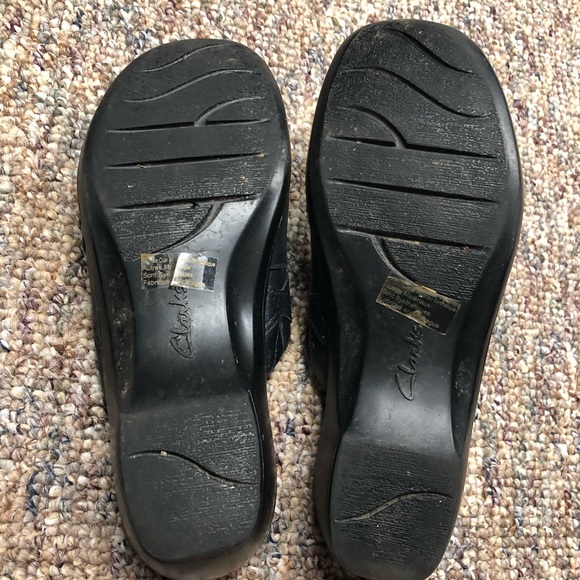 Clark’s Navy Clogs - Picture 5 of 5